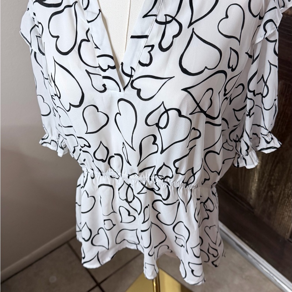 Sweet Rain 1X Heart Print Peplum Blouse Black White